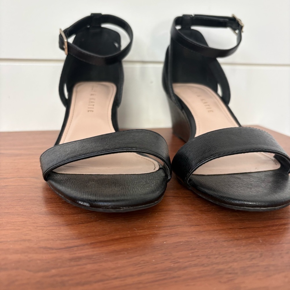 Kelly & Katie Black Ankle Strap Wedge Sandals Shoes Heels Chic Classy Work 6.5 M - Picture 2 of 9